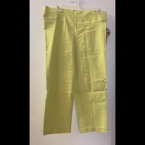 Bengaline Pull On Capri - Picture 2 of 5